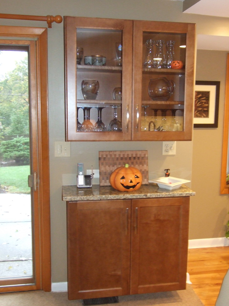 Inspiration for a transitional home design remodel in Cincinnati