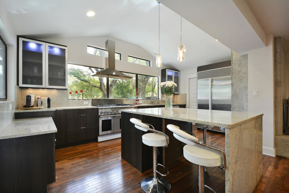 Example of a trendy kitchen design in Austin