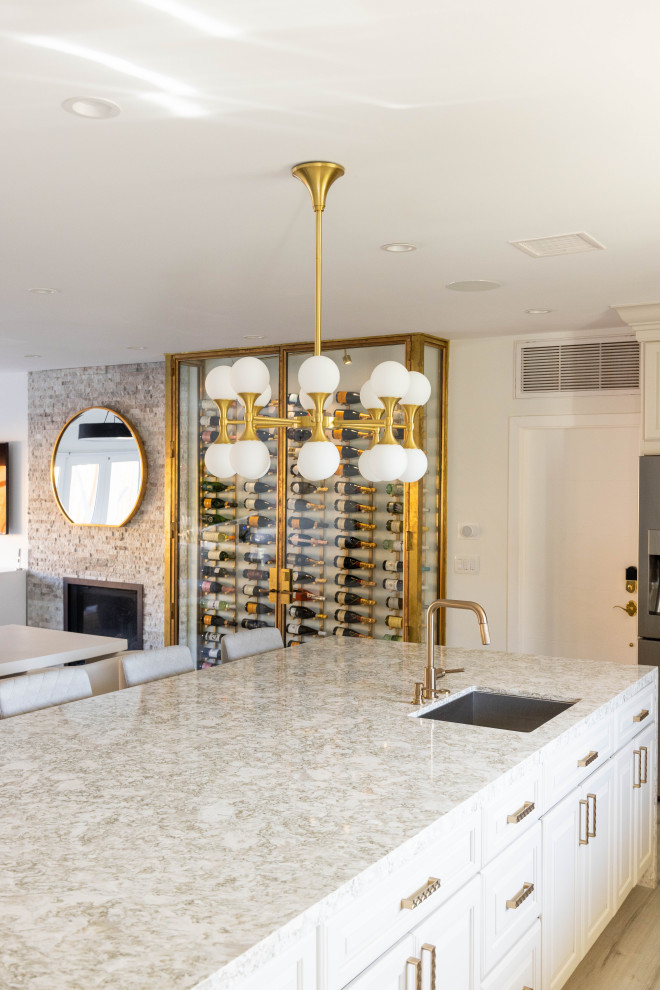 Kitchen - transitional kitchen idea in Orange County