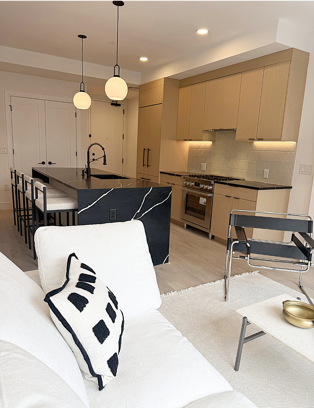 Kitchen & Living area