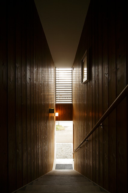 N邸 moderno-entrada