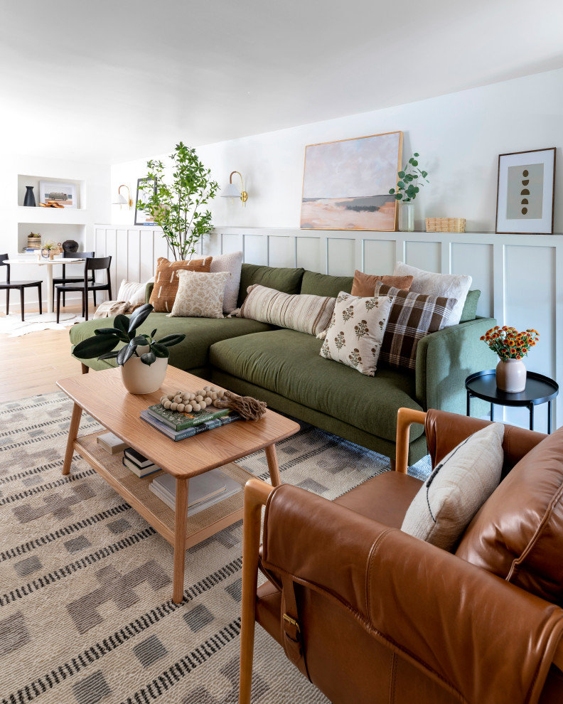 Mid-century modern living room photo in San Francisco