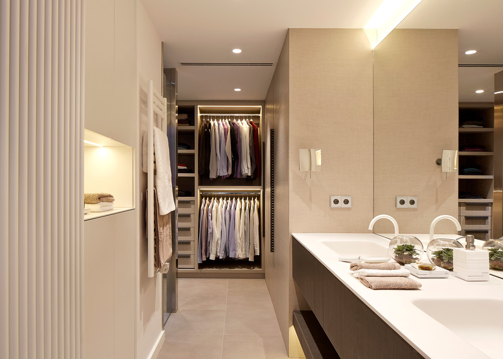 バルセロナのおしゃれな寝室のインテリア