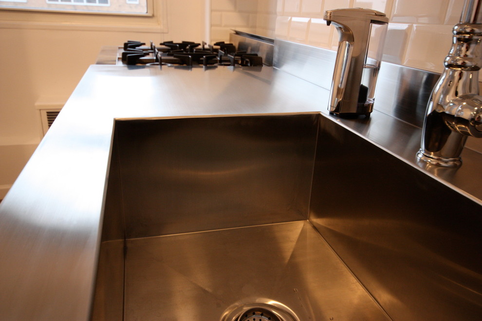 Transitional kitchen photo in New York