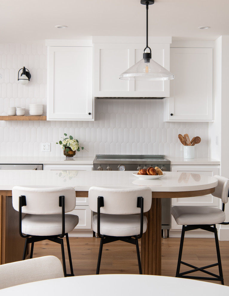 Inspiration for a coastal kitchen remodel in Orange County
