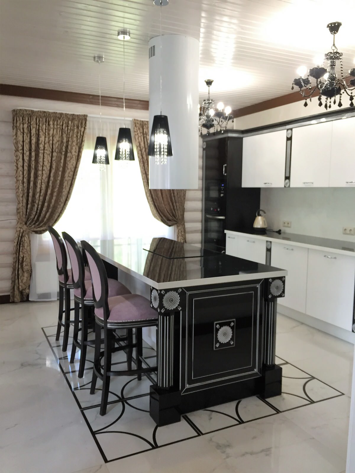 Белоснежный дом в сосновом бору