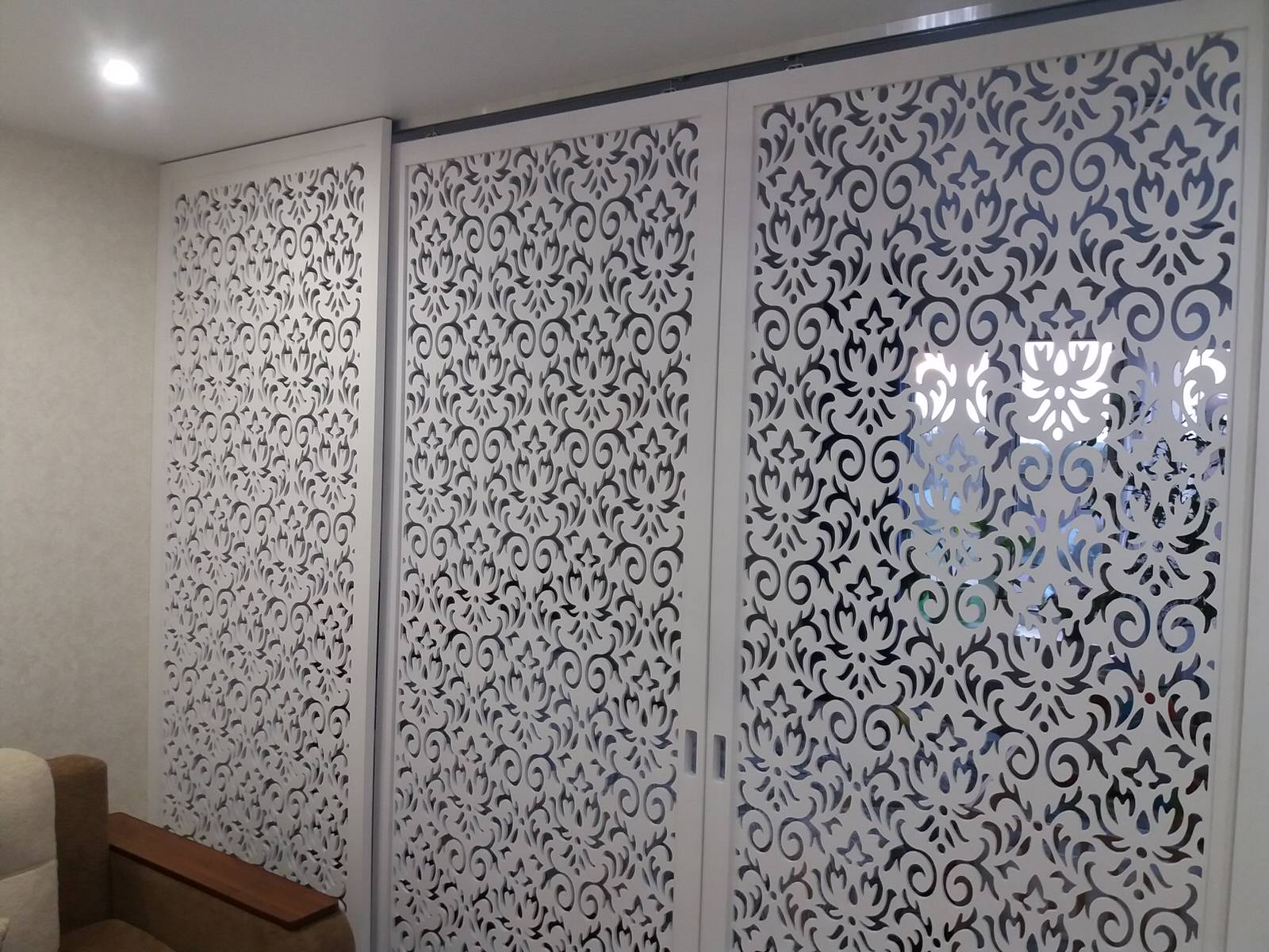 Ажурная раздвижная перегородка