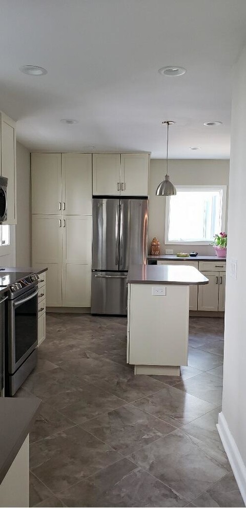 Transitional home design photo in DC Metro
