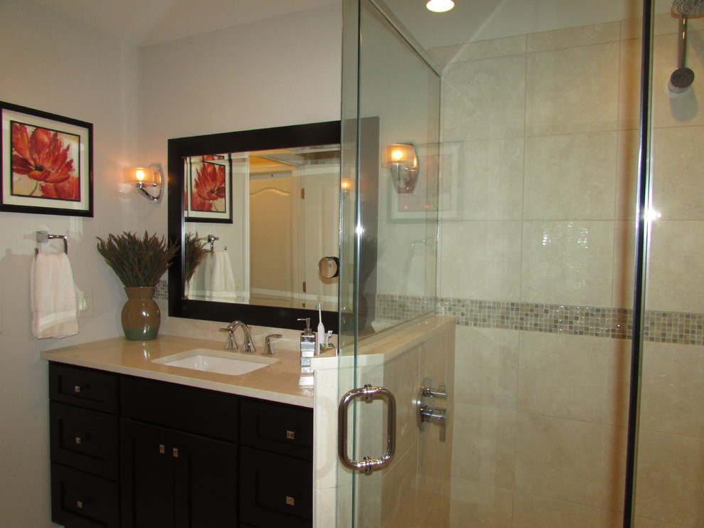 Bathroom - transitional bathroom idea
