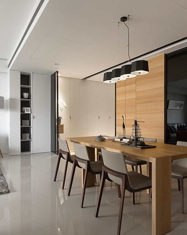 Лаконичный интерьер квартиры с кабинетом и детской комнатой от L DESIGN