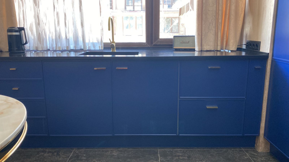 КУХНЯ НА ЗАКАЗ В ЭМАЛИ BREMEN