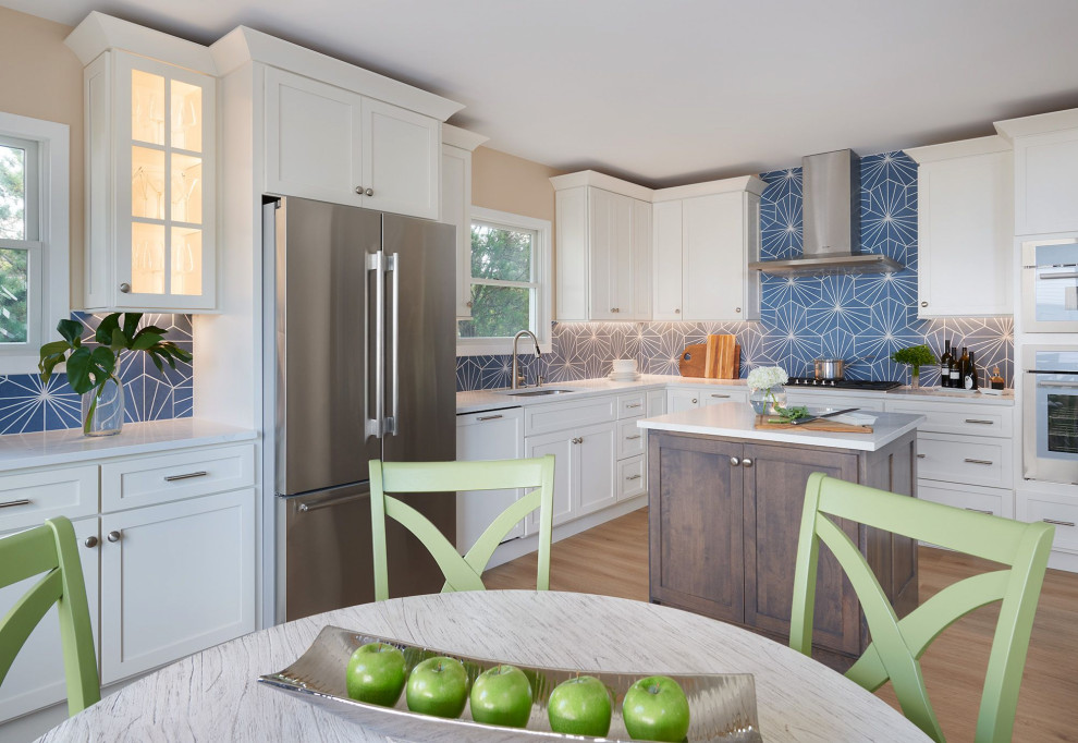 Kitchen - transitional kitchen idea