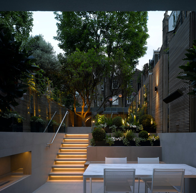 33CS courtyard