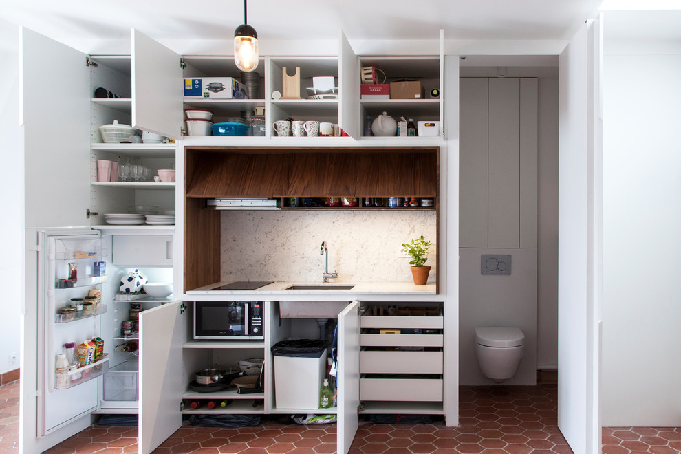 Cette image montre une maison design.