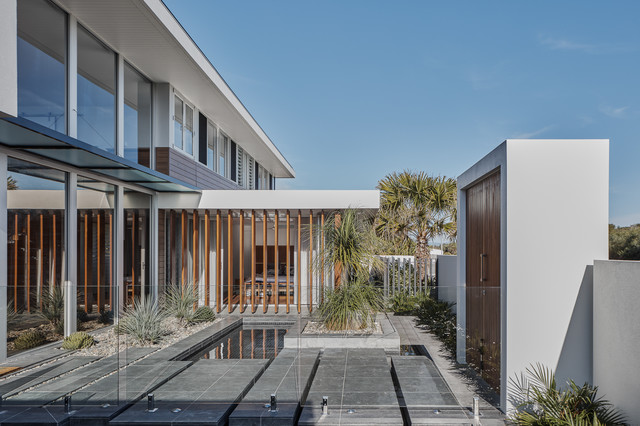 Echo Lane contemporaneo-piscina