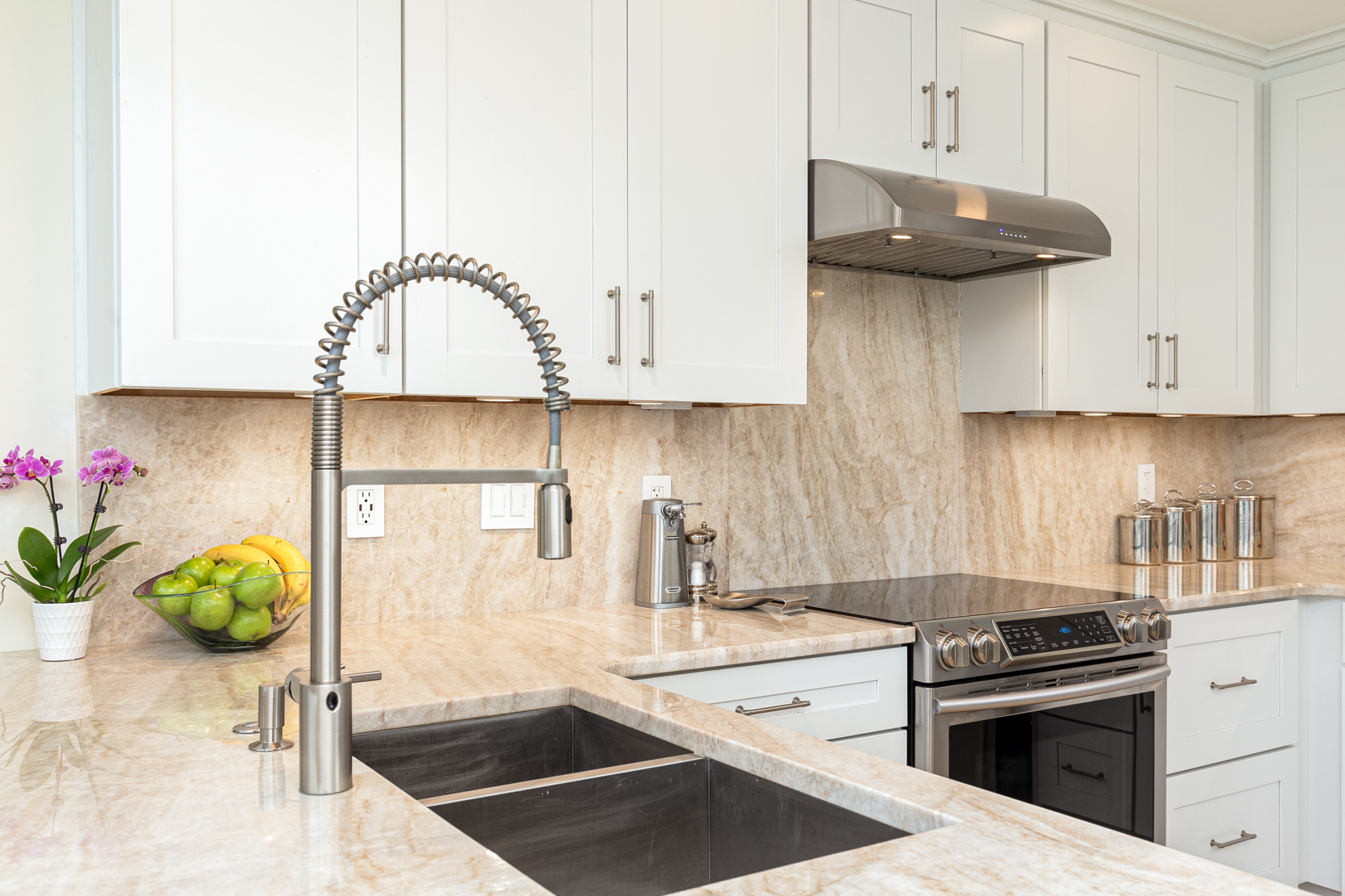 Undermount Sink with  Faucet Sprayer