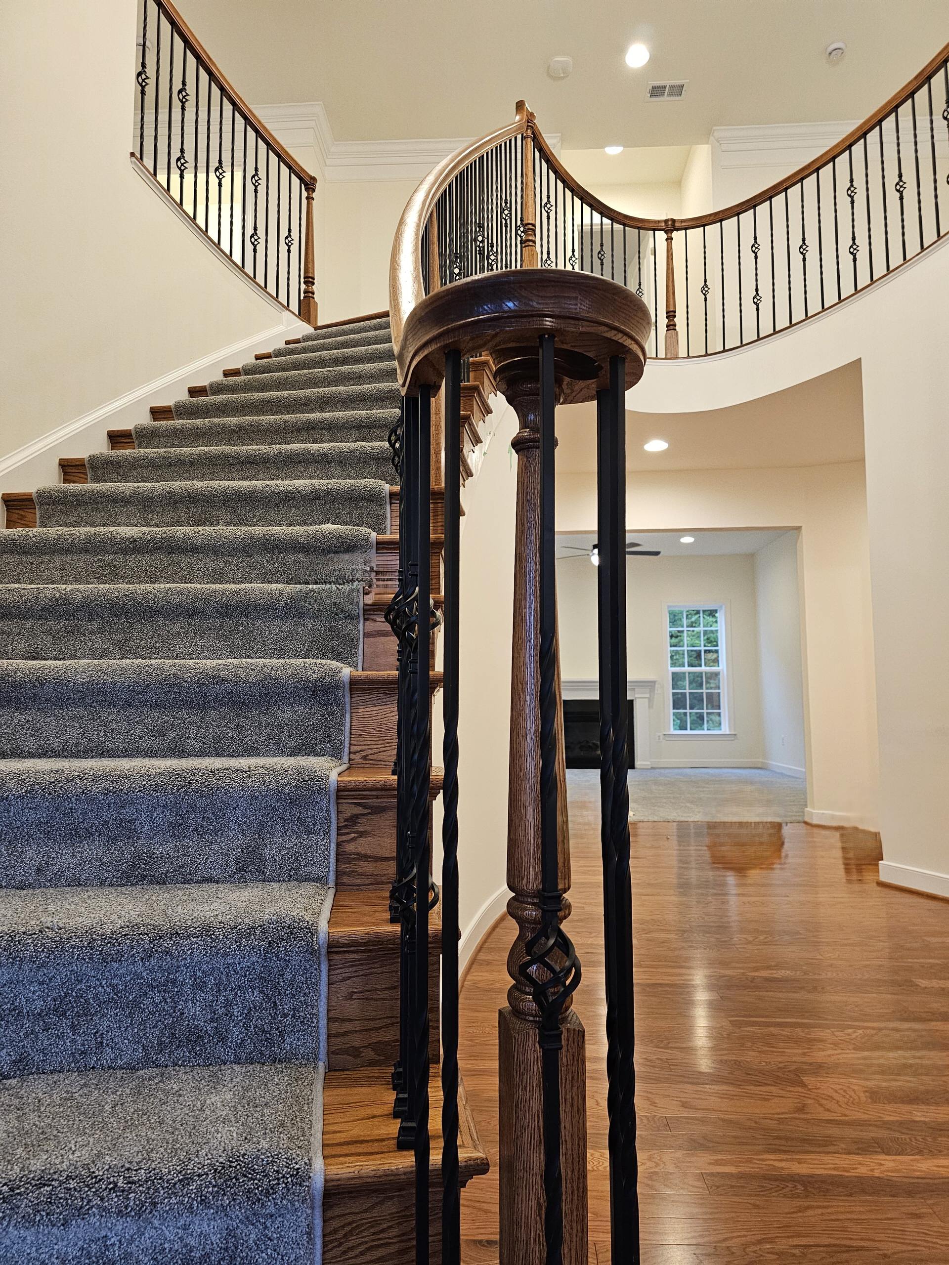 128_Grand Entryway Elliptical Staircase, Nokesville, VA 20181