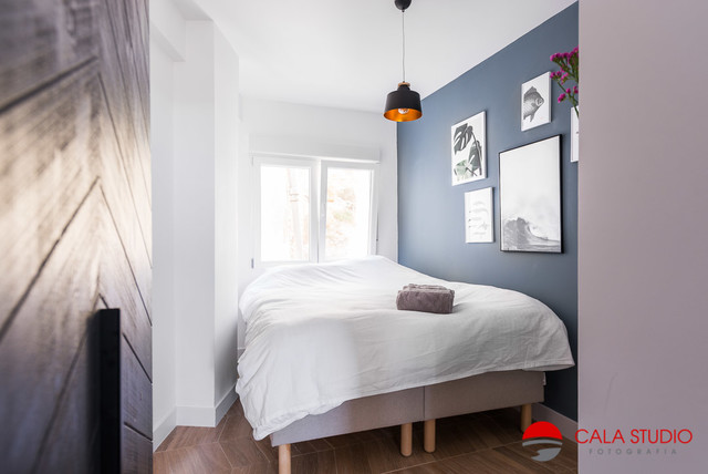 Beachfront Apartment coastal-bedroom