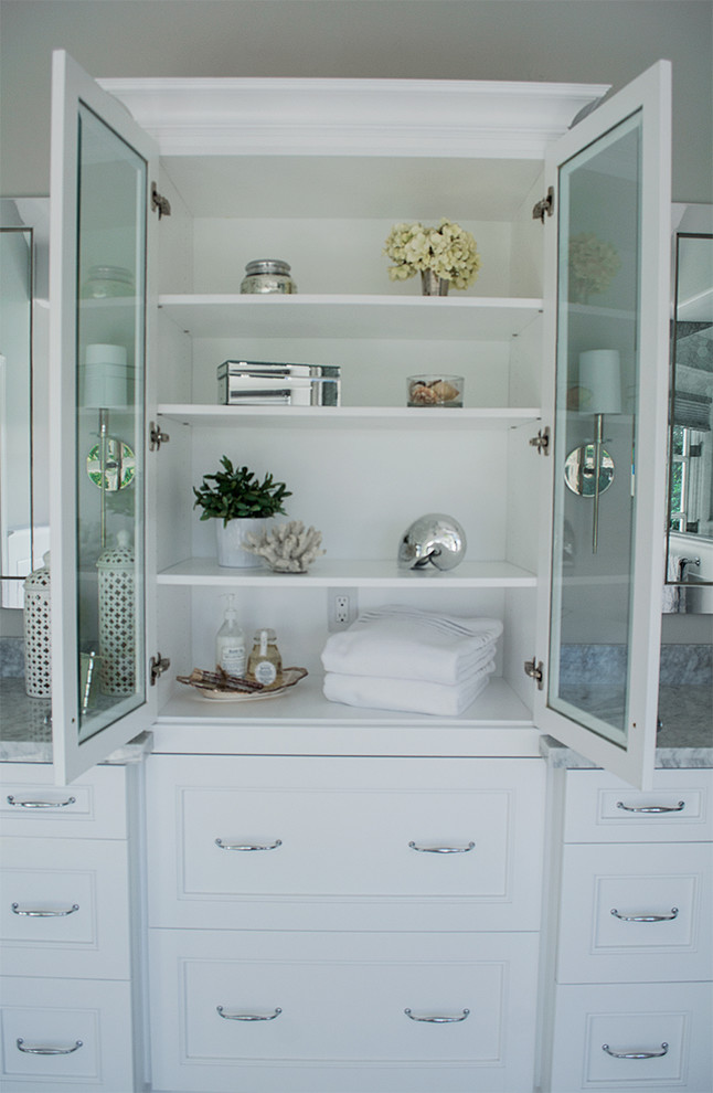 Inspiration for a large transitional home design remodel in Orange County