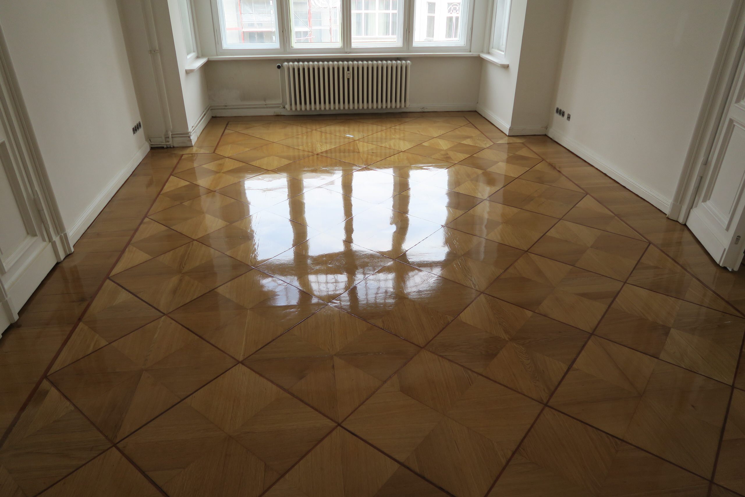 Knesebeckstraße Aufarbeitung von Tafelparkett in einer Wohnung