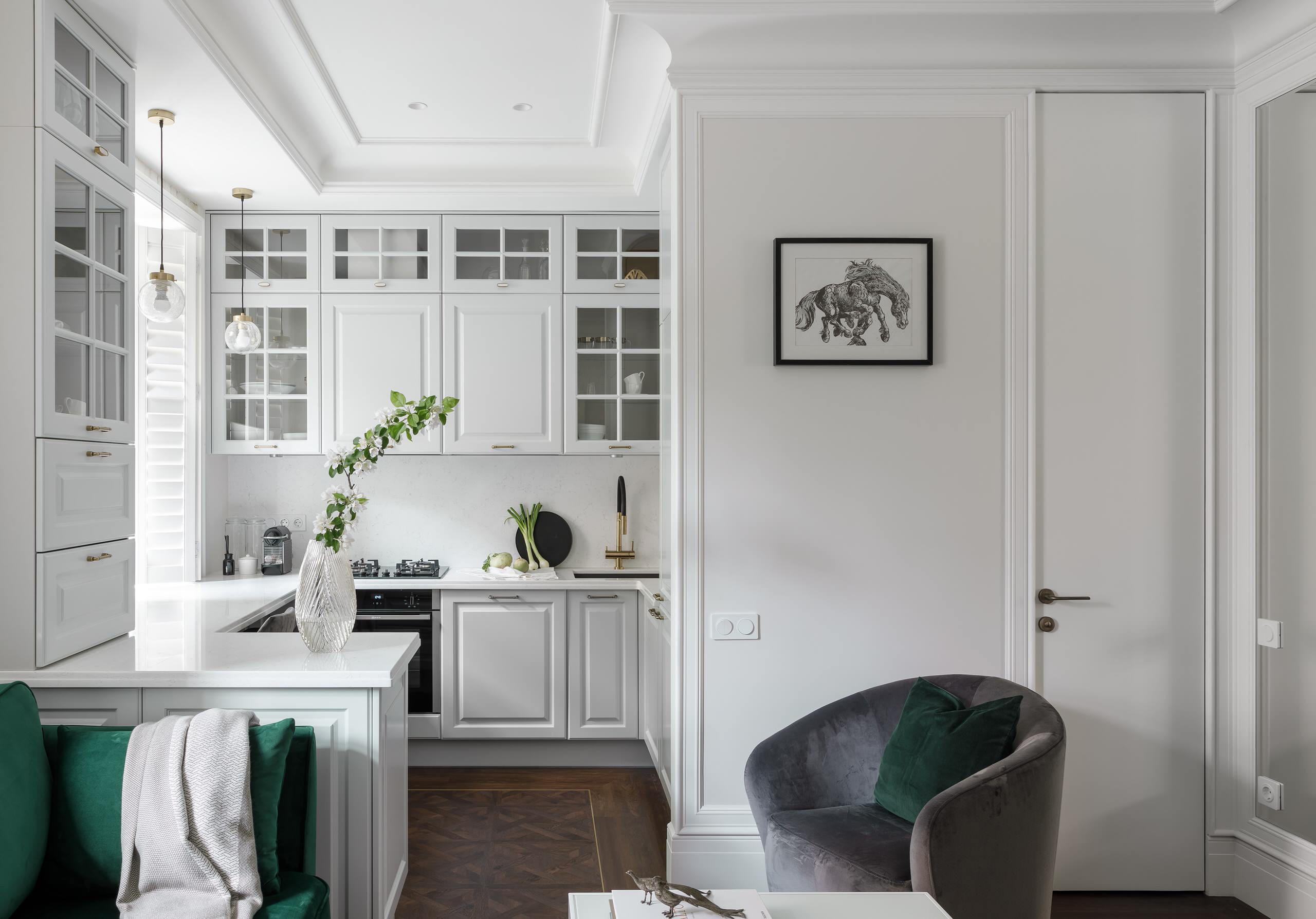 Houzz Tour: Inherited Home Gets a Bright New Life