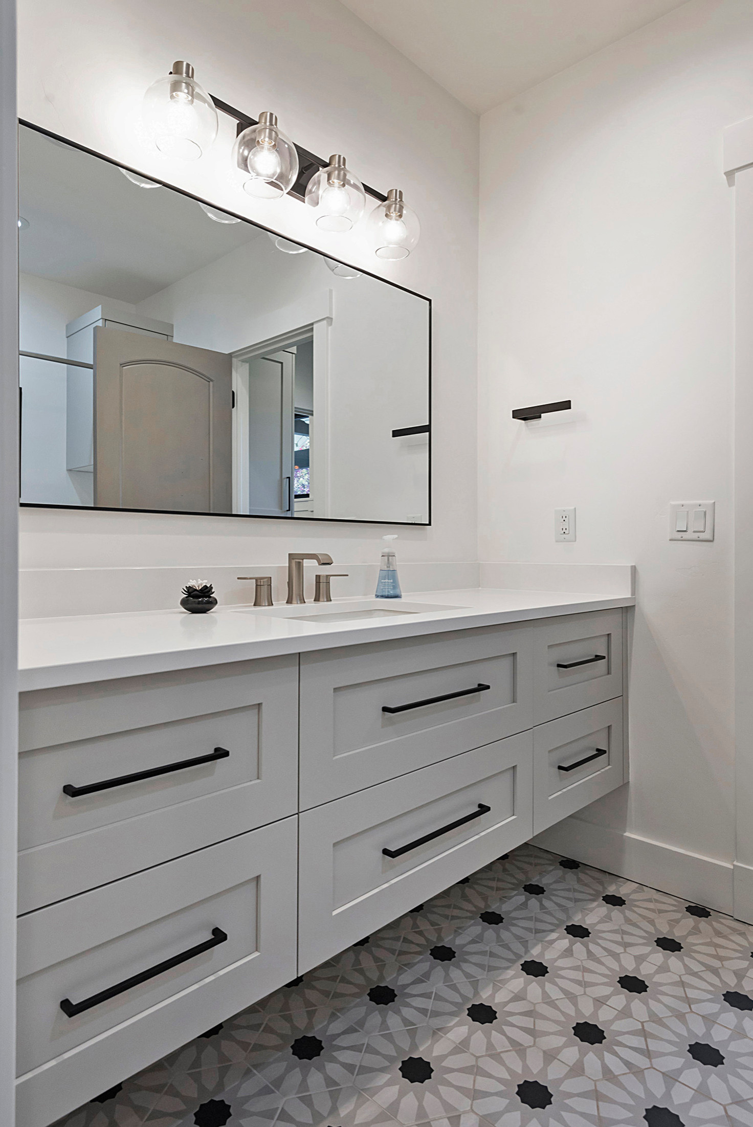Prospecter Modern Beauty