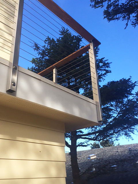 Lincoln City, OR: Stainless Steel Square Posts, Cable, & Fittings for Decks nyklassisk-terrasse