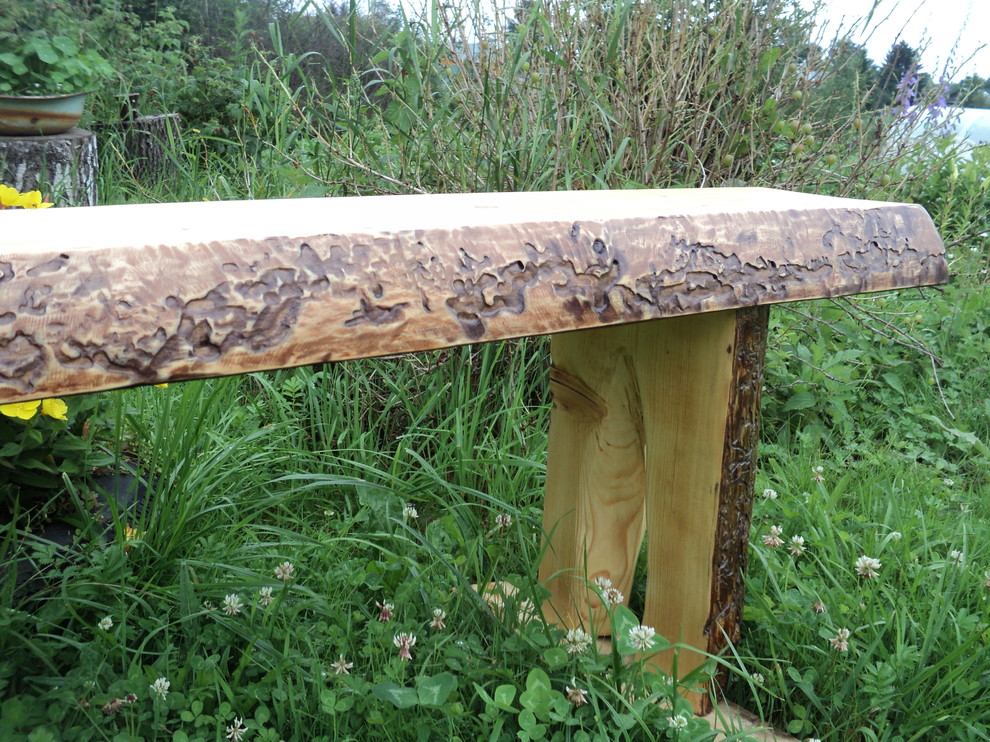 Скамейка деревянная