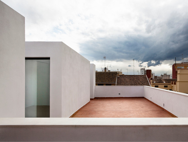 Moncada House contemporary-deck