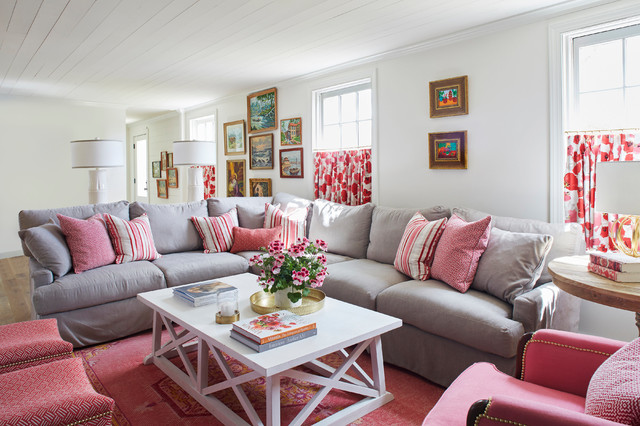 Den traditional-living-room