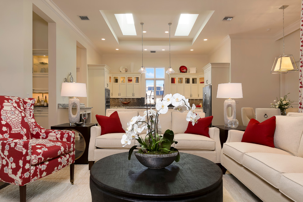 This is an example of a transitional living room in Tampa.