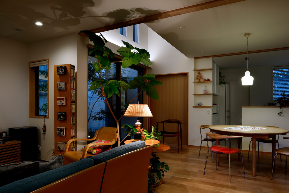 Design ideas for a scandinavian living room in Tokyo Suburbs.