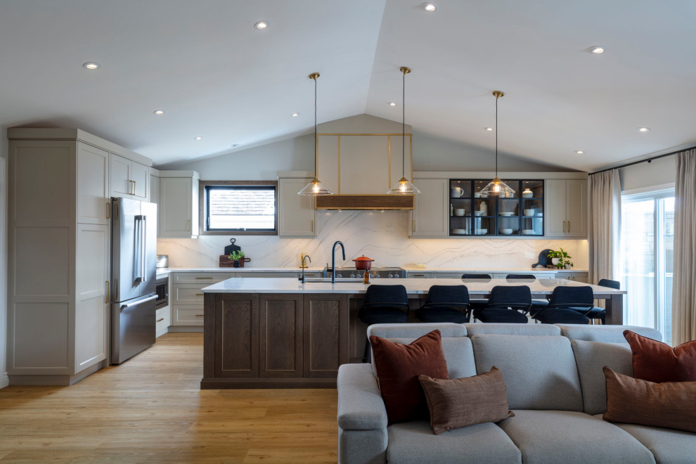 Inspiration for a transitional kitchen remodel in Toronto