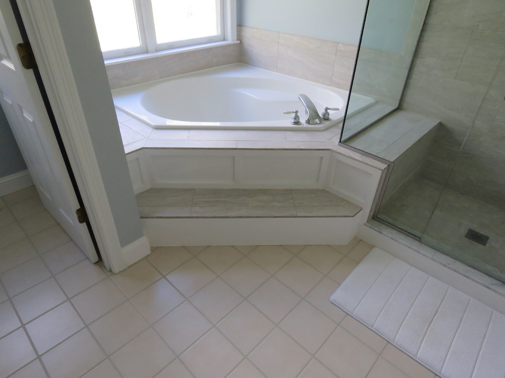Home design - transitional home design idea in Boston