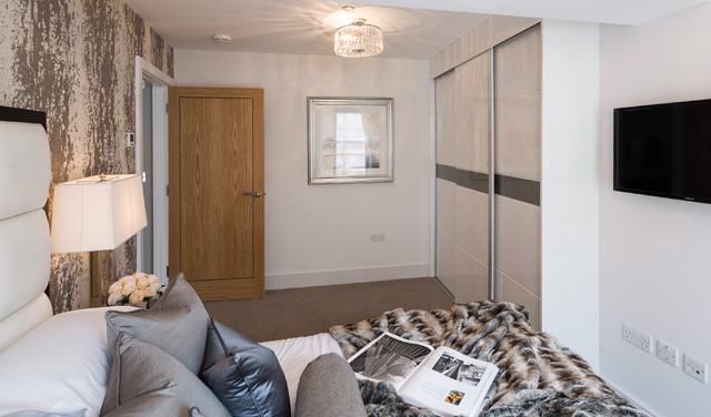 Kingston Apartment contemporary-sovrum