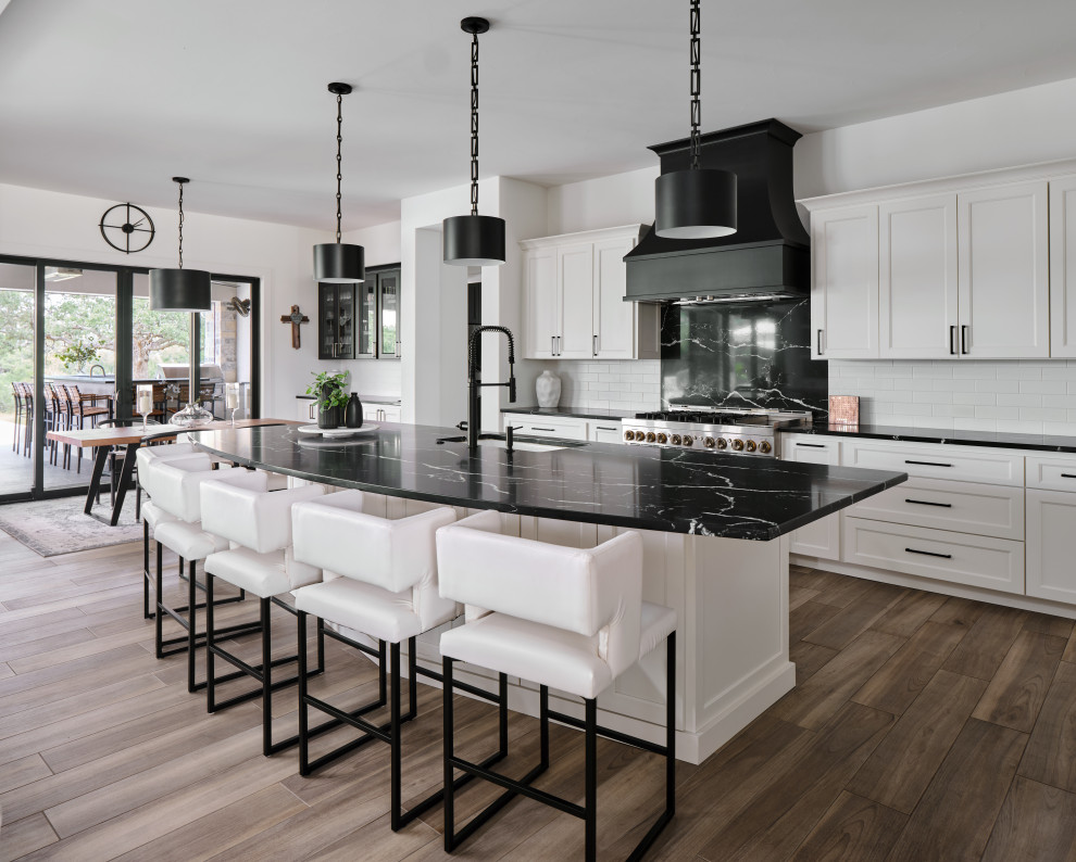 Kitchen - transitional kitchen idea