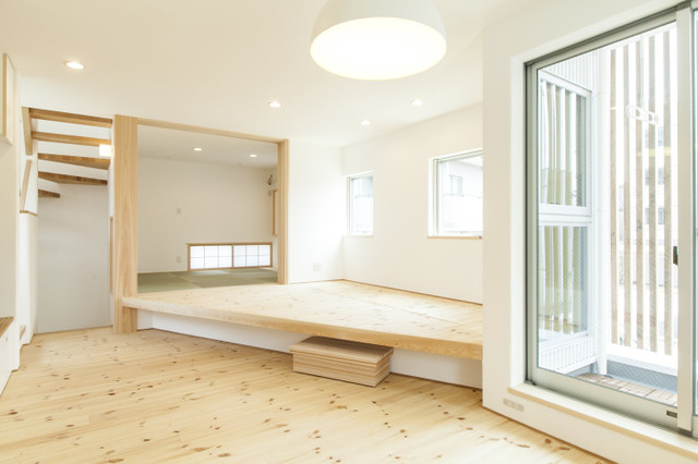 金山の家 moderno-soggiorno
