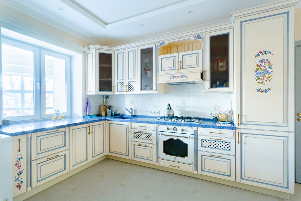 Кухонный гарнитур "Элина" крем с синей патиной