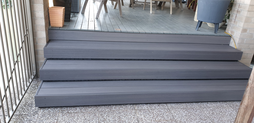 Photo of a traditional deck in Brisbane.