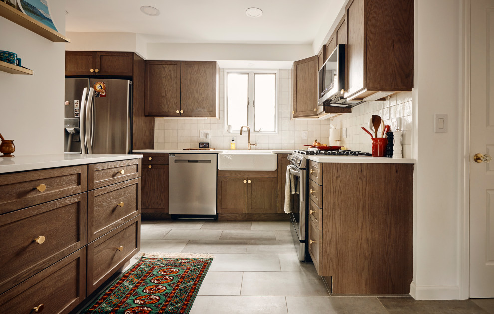 Example of a transitional kitchen design in Columbus