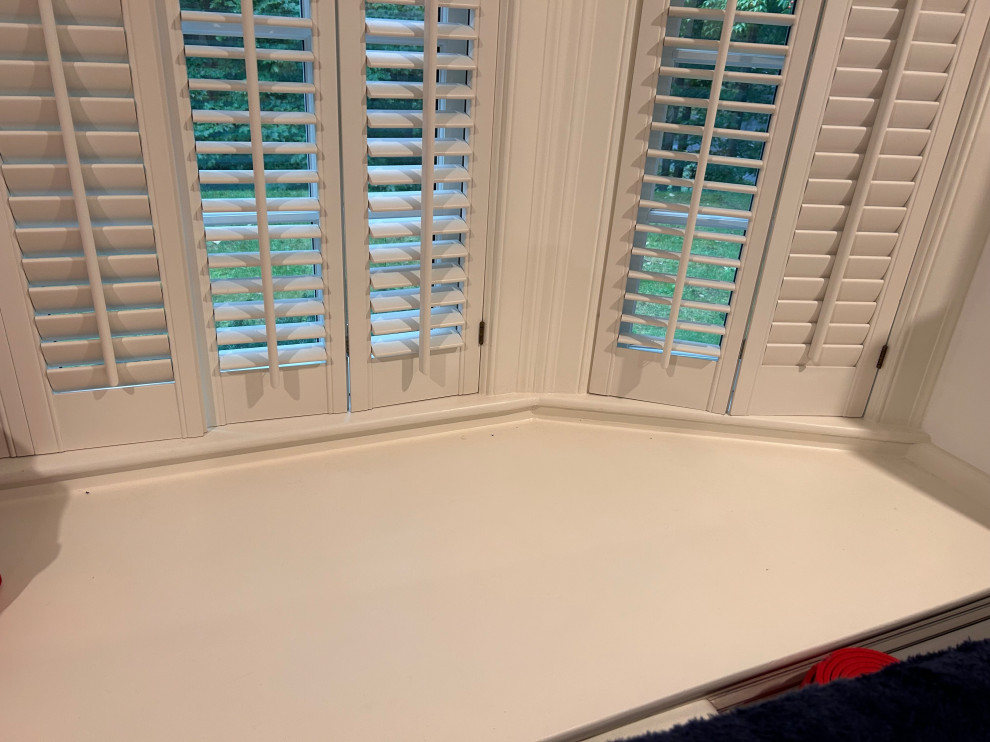 very small height window seat