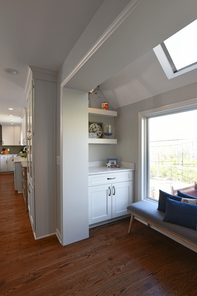 Kitchen - transitional kitchen idea in Orange County