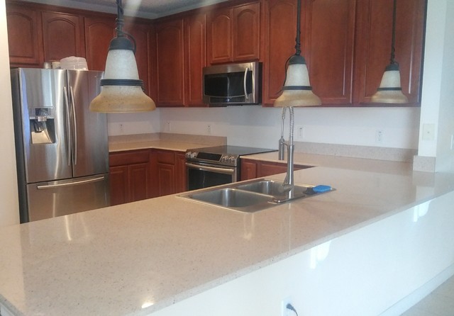 LD BACK SPLASH transitional