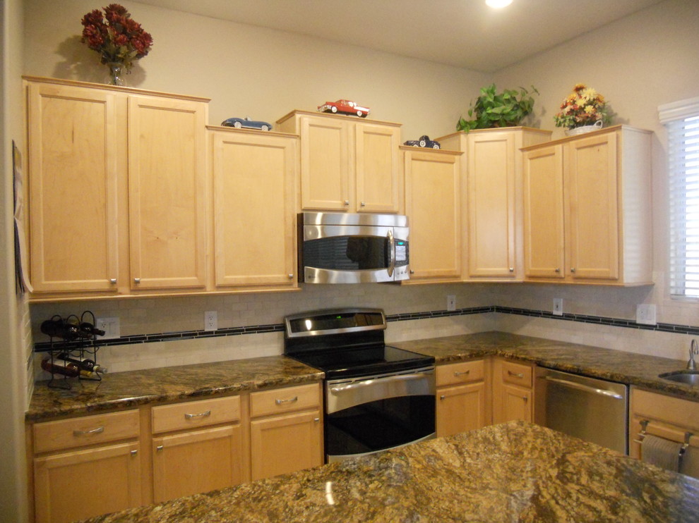 Kitchen - kitchen idea in Phoenix