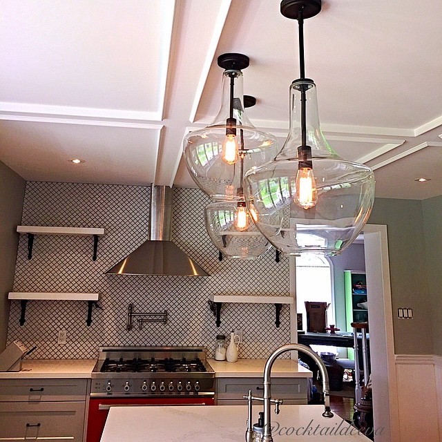 Inspiration for a transitional kitchen remodel in Toronto
