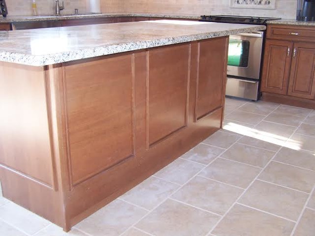 Cherry raised panel with glaze kitchen transitional