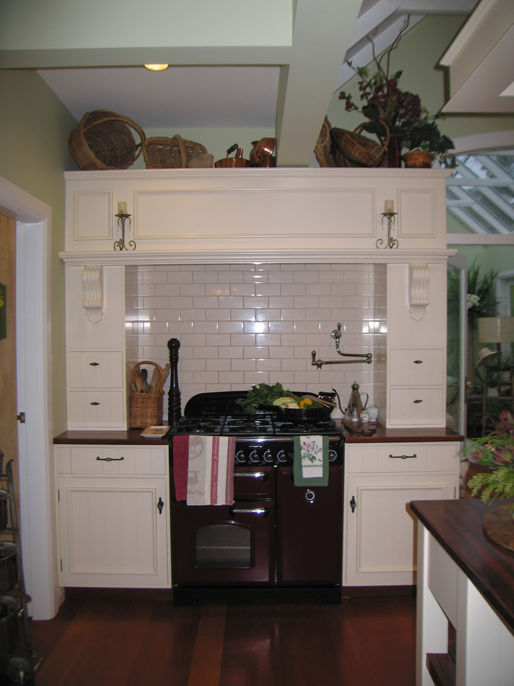 large country Kitchen