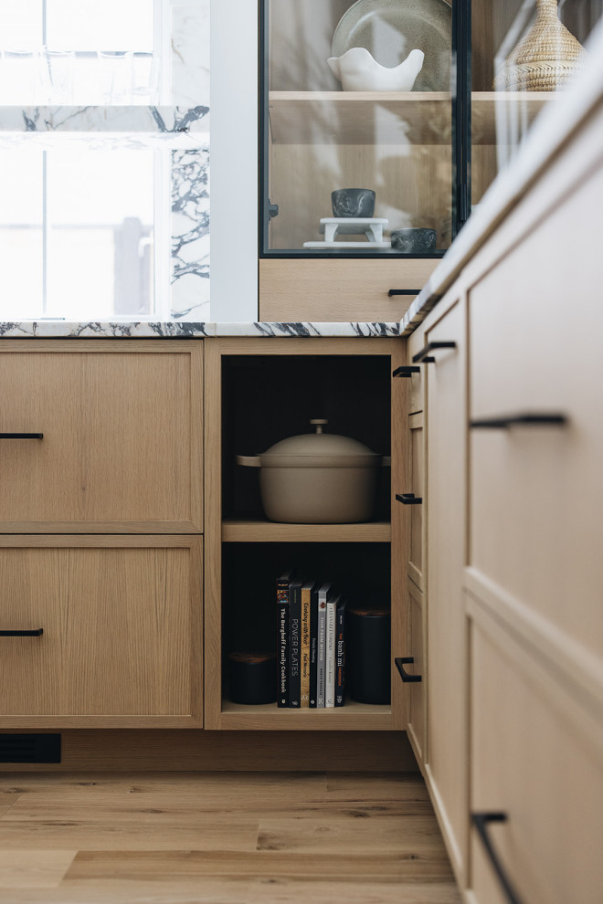 Inspiration for a transitional home design remodel in Chicago