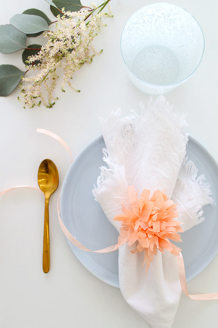 DIY : Des ronds de serviette fleuris en papier de soie