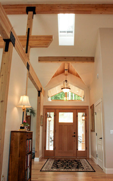 Entryway - traditional entryway idea in Seattle
